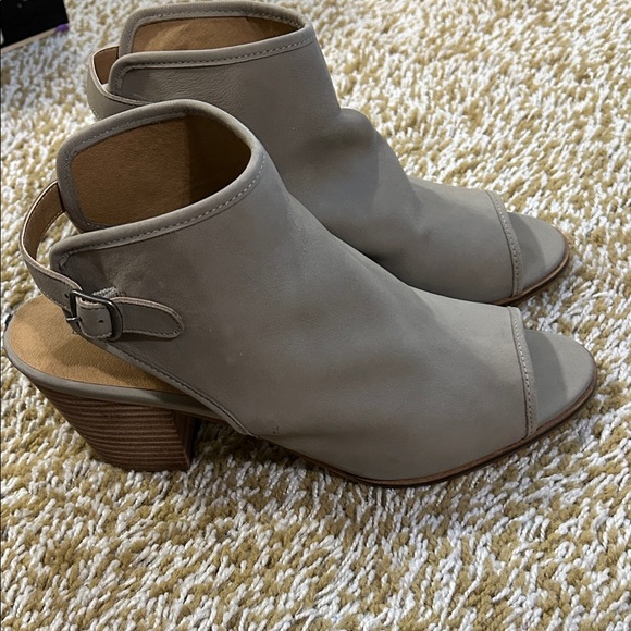 Lucky Brand Taupe Peep-Toe Mules - Picture 1 of 6